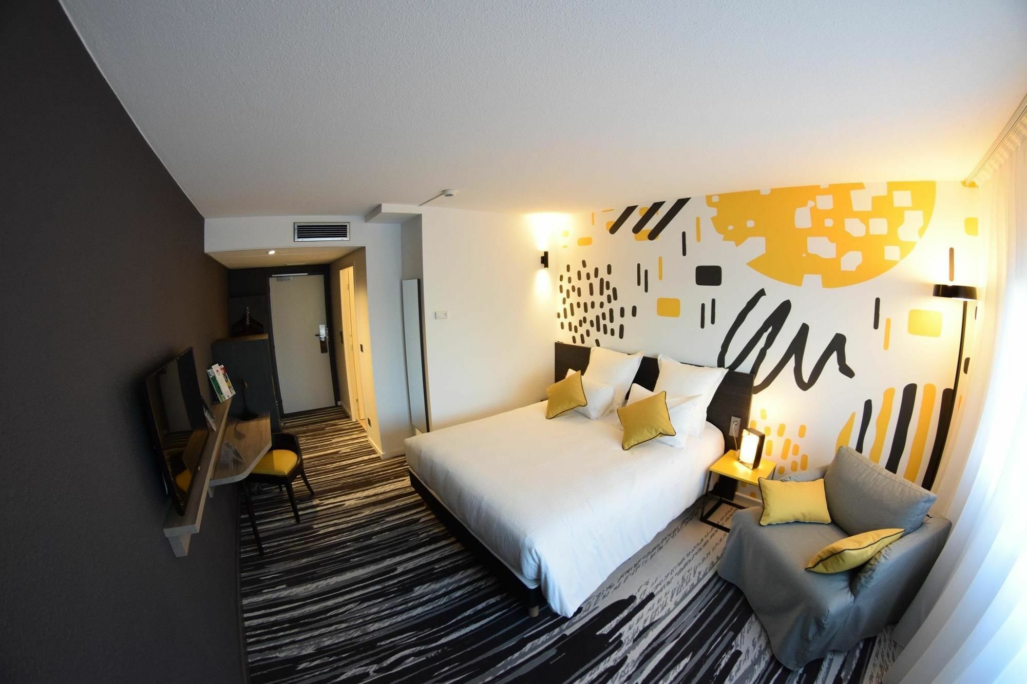 Golden Tulip Roissy Witz 4*